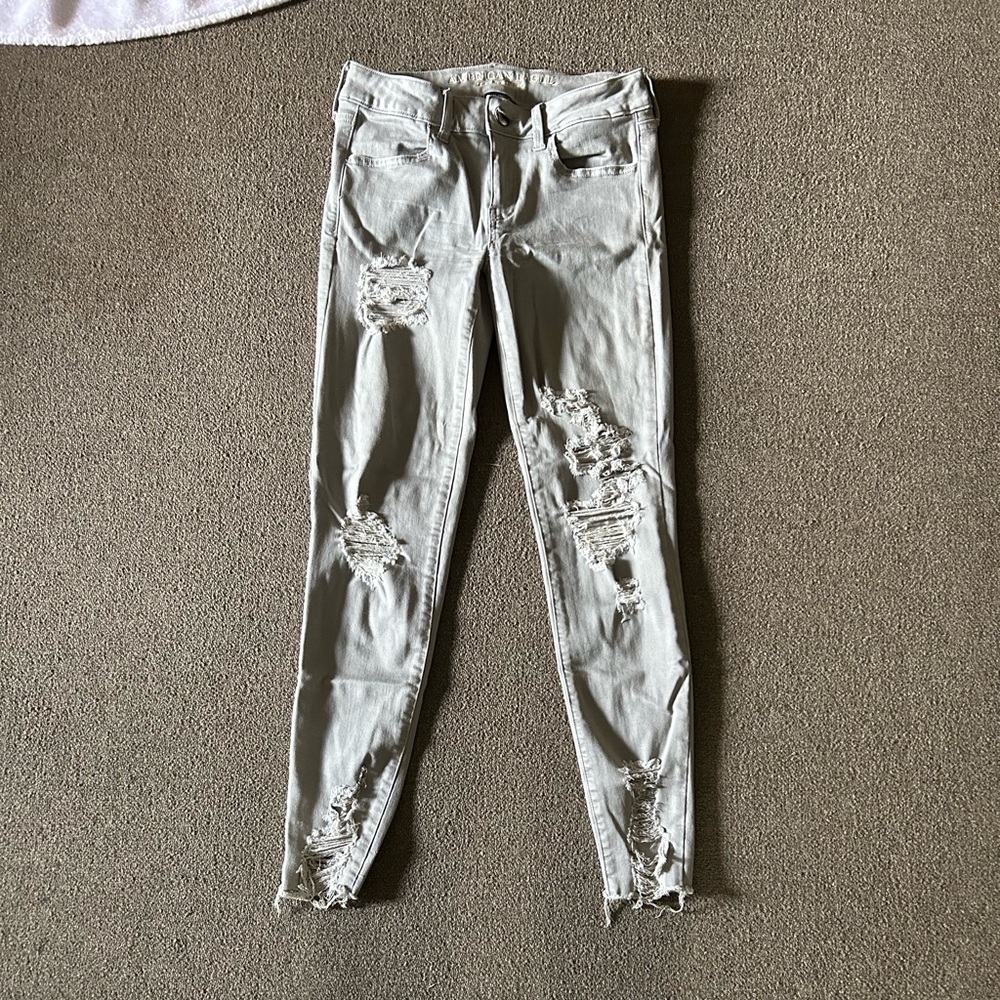 AMERICAN EAGLE JEGGING JEANS. size 4, stretch material!